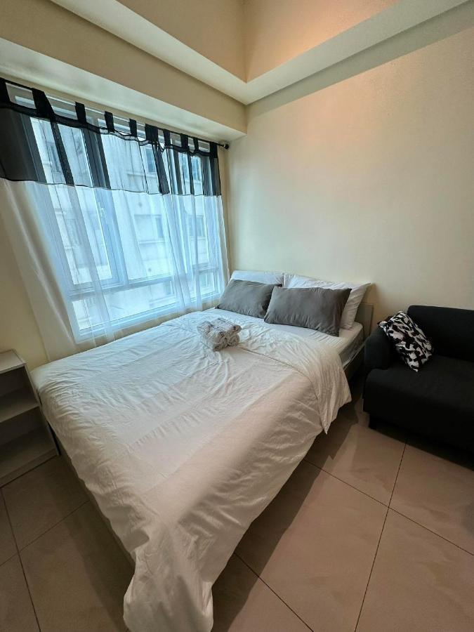 Modern Condo Living In Makati Manila Exterior foto